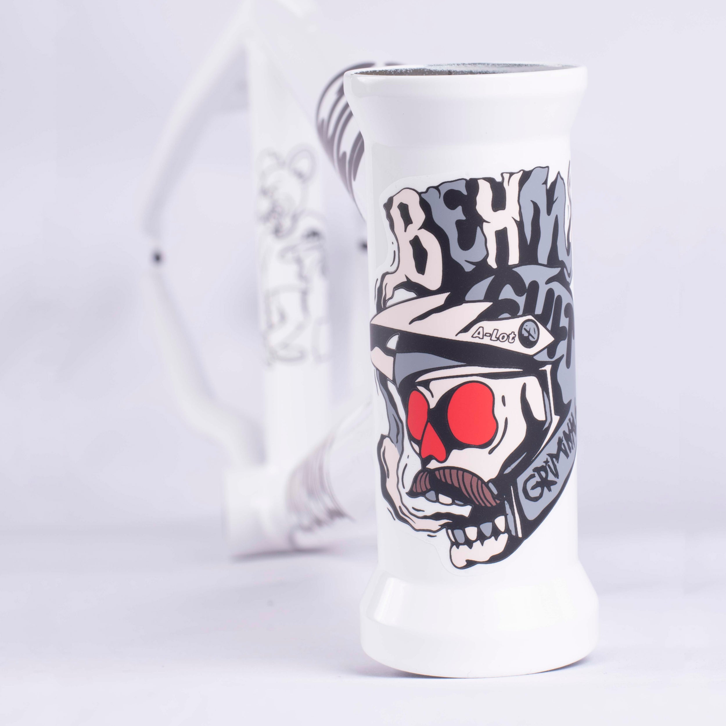 Vick Behm Race Frame / white