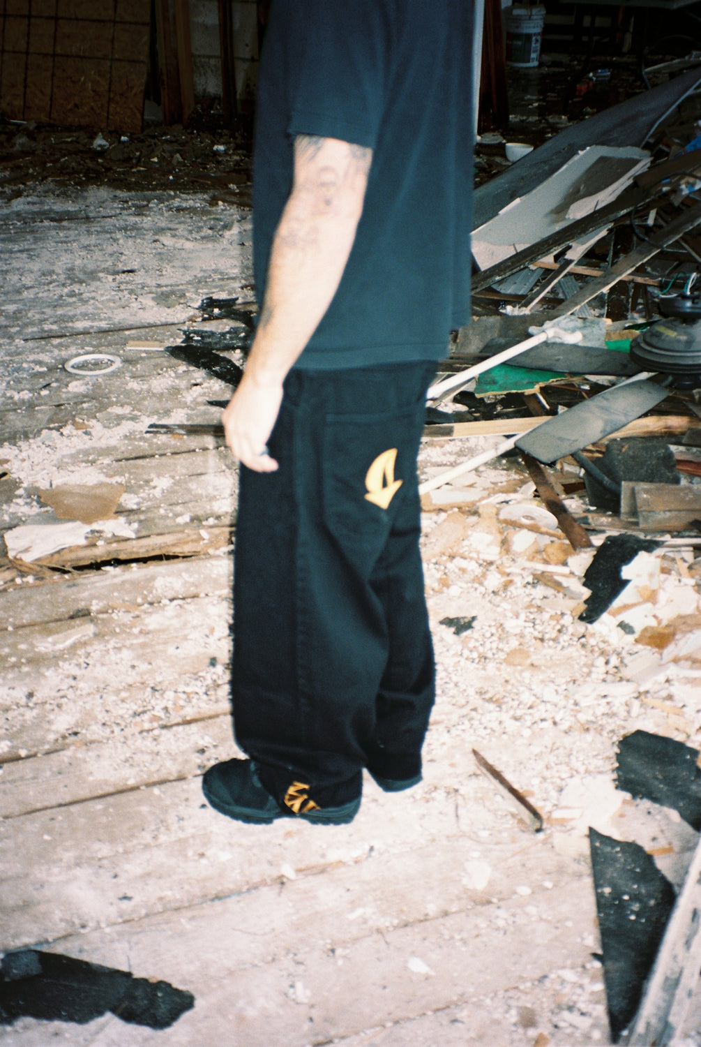 HYMN / Lazy Afternoon Denim Pants - black